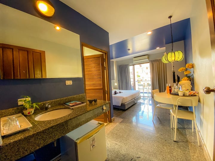 Coriacea beachfront boutique phuket resort - spa plus аквапарк. Tuana hotels casa del sol 4 пхукет. Addplus hotel spa 3 таиланд пхукет. Вид из номера отеля. Sea cono boutique hotel 3 патонг.