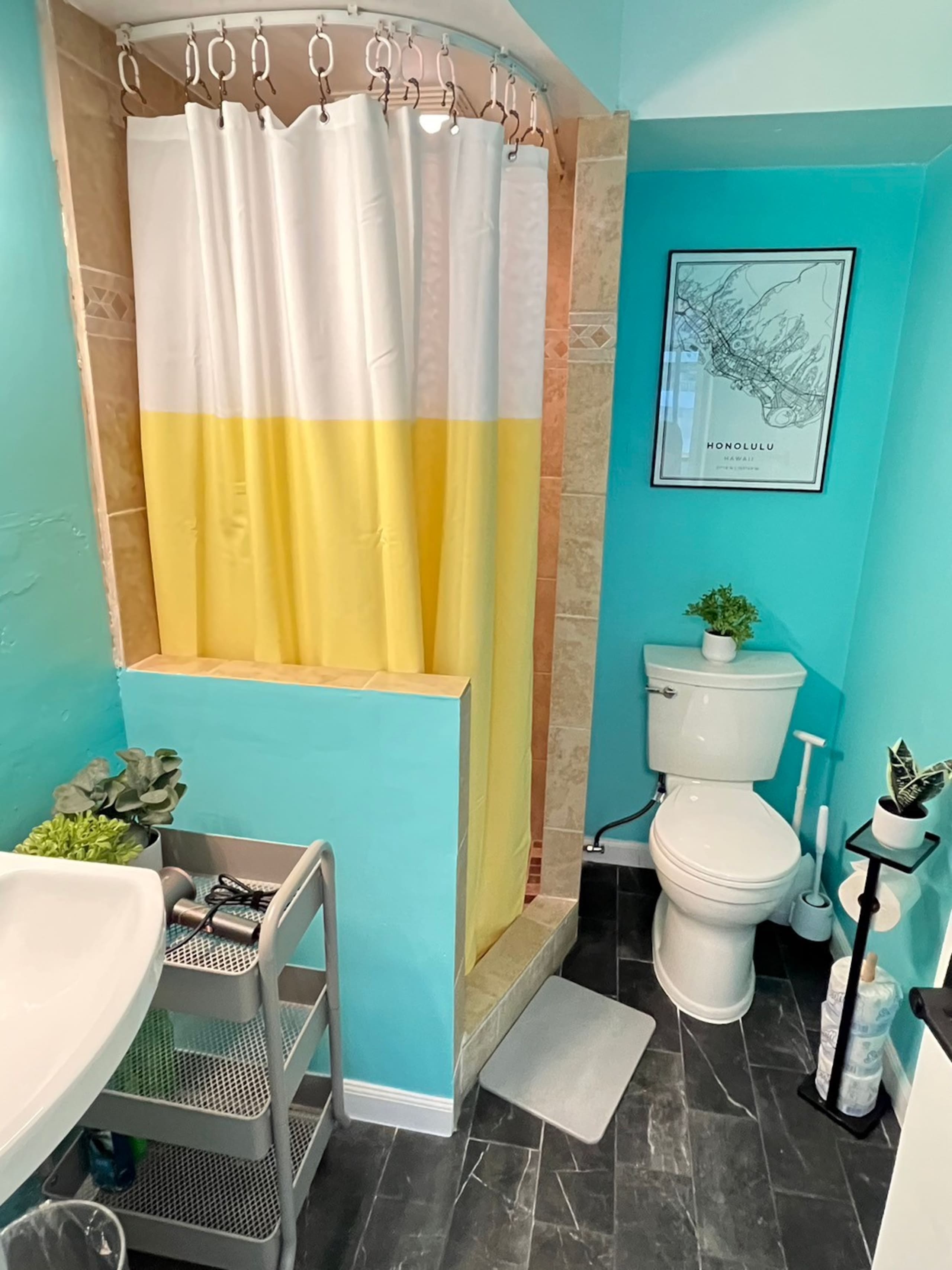 Condo in Honolulu · ★4.76 · 1 bedroom · 1 bed · 1 bath - Image 19