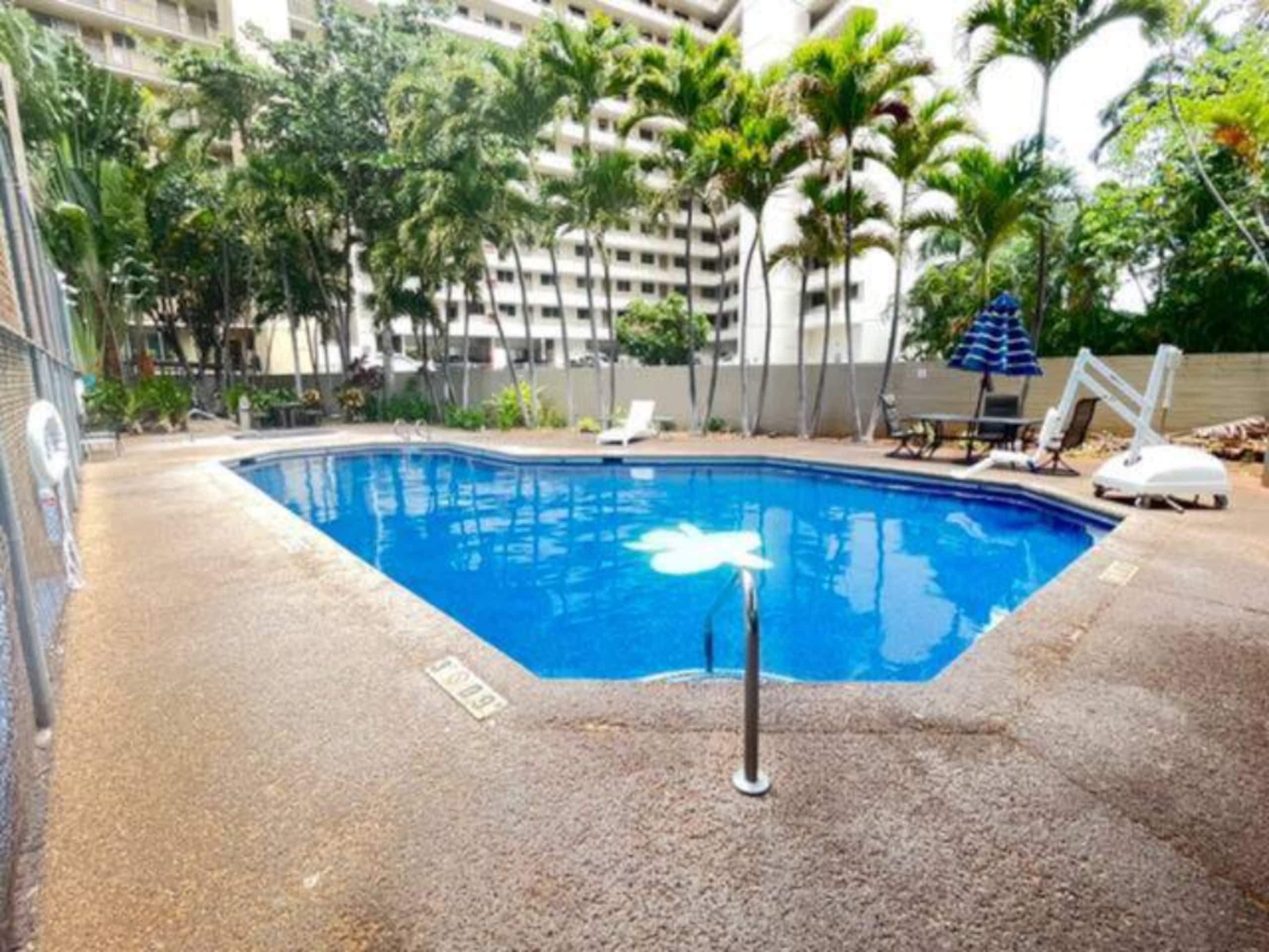 Condo in Honolulu · ★4.56 · 1 bedroom · 1 bed · 1 private bath - Image 21