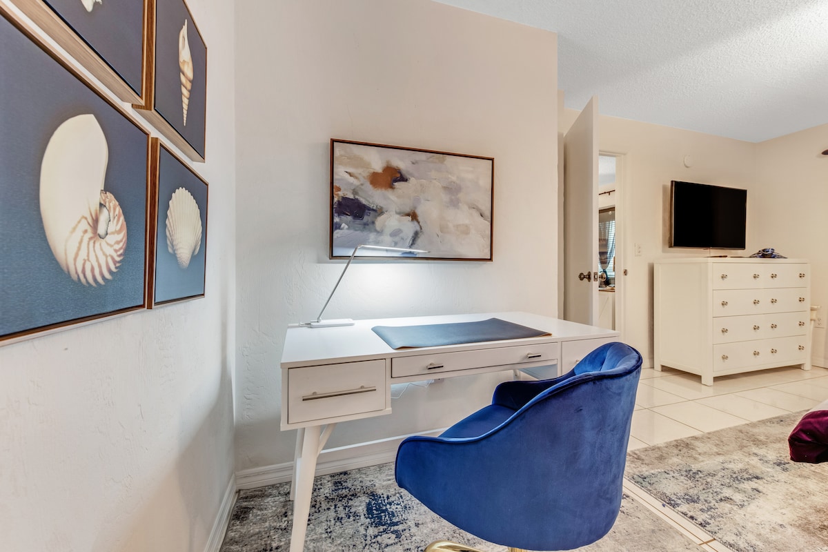 TopFLR-Oceanfront Bldg, Pool, Views & Gear