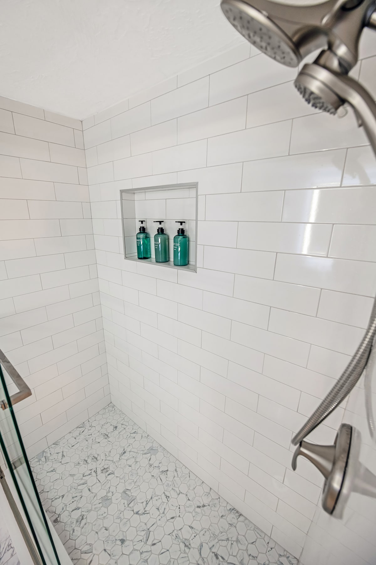TopFLR-Oceanfront Bldg, Pool, Views & Gear