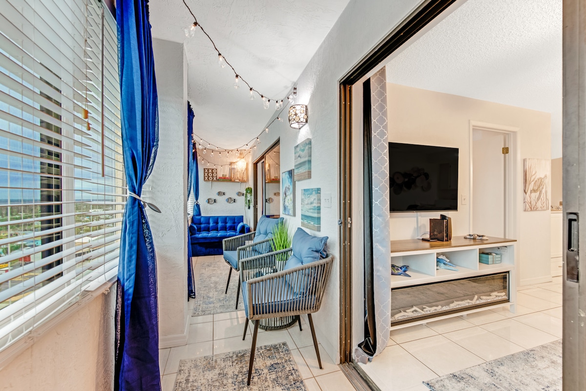 TopFLR-Oceanfront Bldg, Pool, Views & Gear