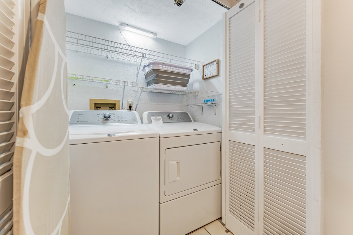 TopFLR-Oceanfront Bldg, Pool, Views & Gear