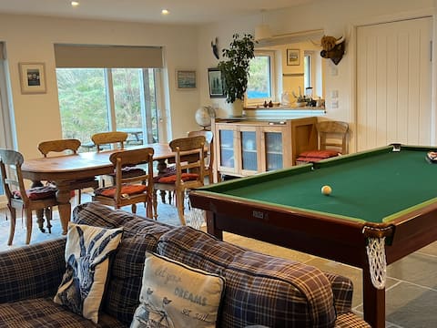 Top performing Airbnb: The Pier House - A Waterside Gem in Argyll And Bute