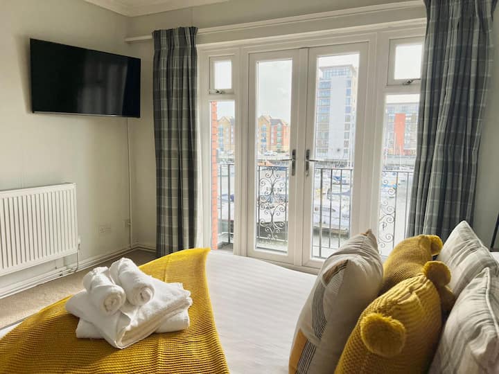 Cosy Flat In Maritime Quarter | Pass The Keys - Swansea