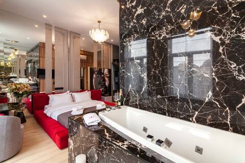 Aristo apart  jacuzzi balcony