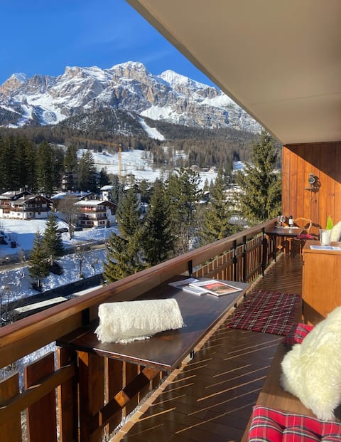 Apartment with balcony overlooking Tofane Free Parking