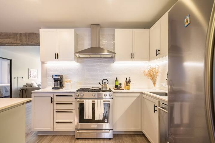 DestinoCDMX – Luxury apartment w/ private office gallery image 3