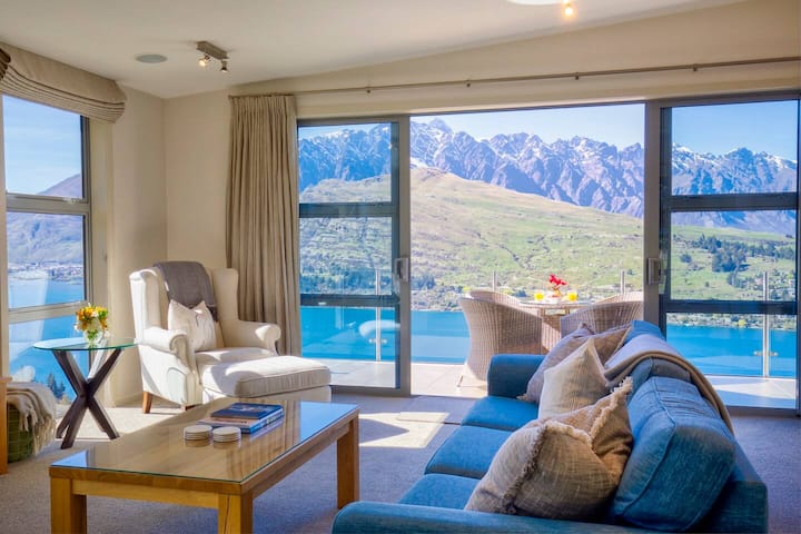 Vistas Paradise - Spacious Dual Livings With Spa - Queenstown