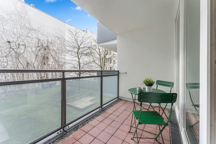 100sqm Luxury Apt in Prime Location near Ku’Damm gallery image 4