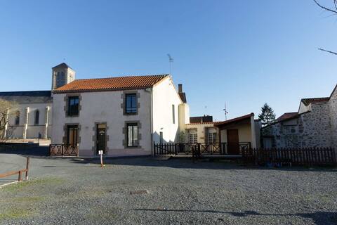 House for 6/ 8 peoples at 5 min of the puy du fou