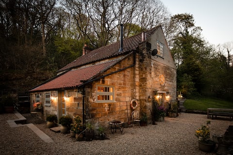 Larpool Mill
Luxury 5 Bedroom Old Flour Mill