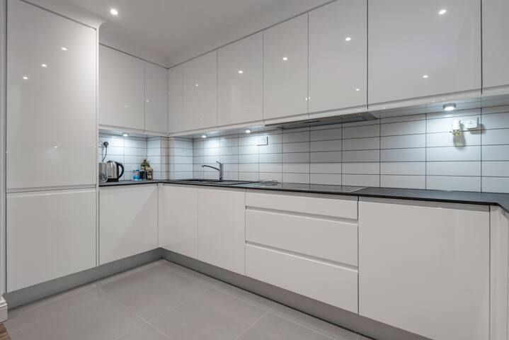 Porchester square ( 3 bedrooms flat ) gallery image 5