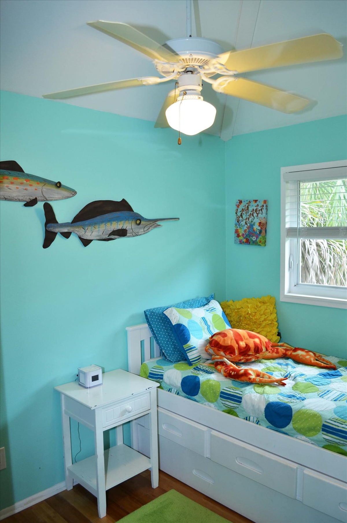 Chumba cha kulala cha watoto/ kitanda cha trundle