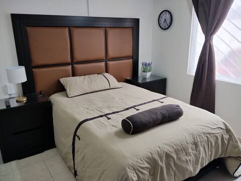 House all the ground floor
2 beds, parking