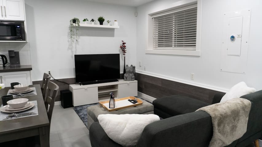 Modern Private Guest Suite in Vancouver