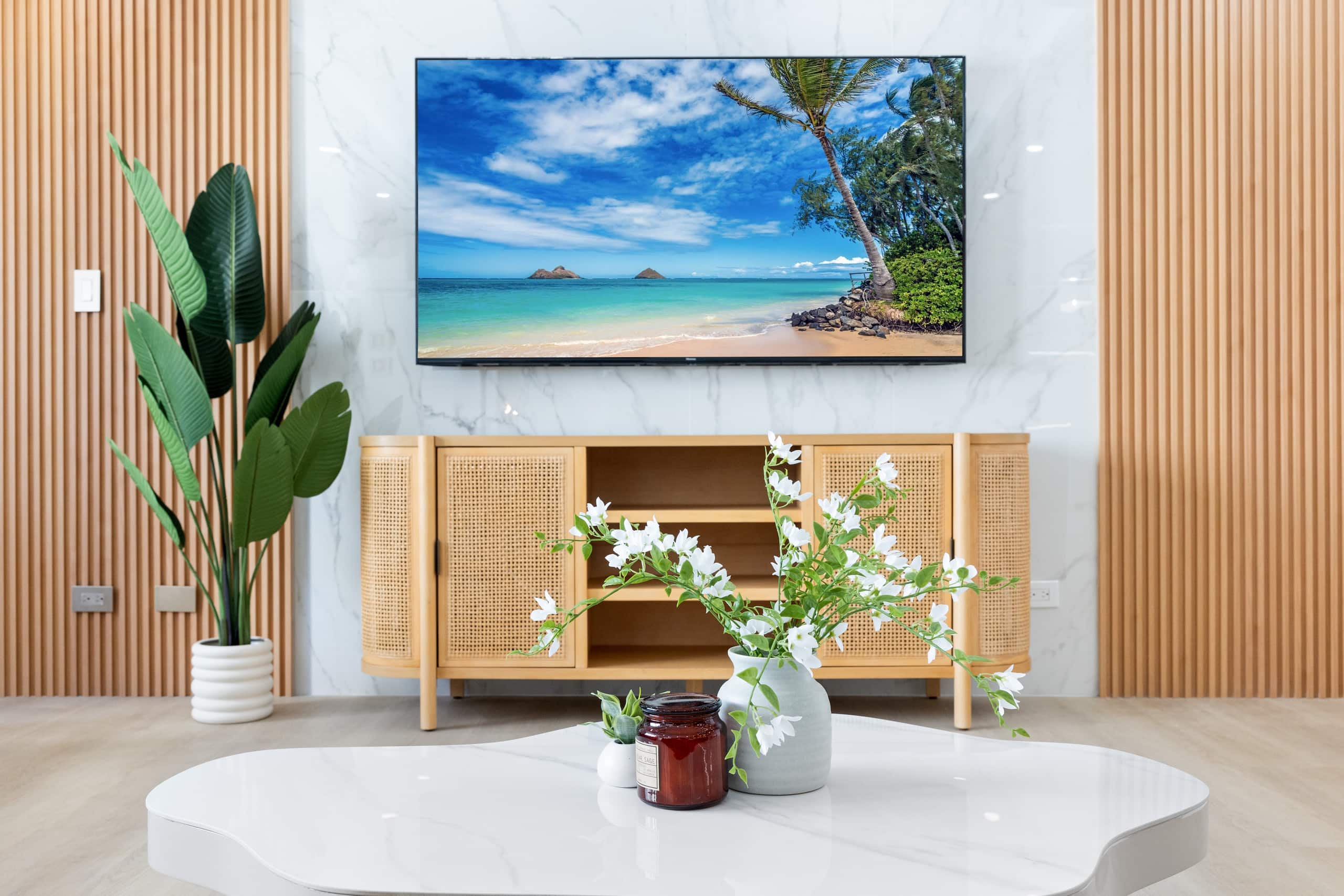 Condo in Honolulu · ★4.91 · 2 bedrooms · 5 beds · 2 private baths - Image 7