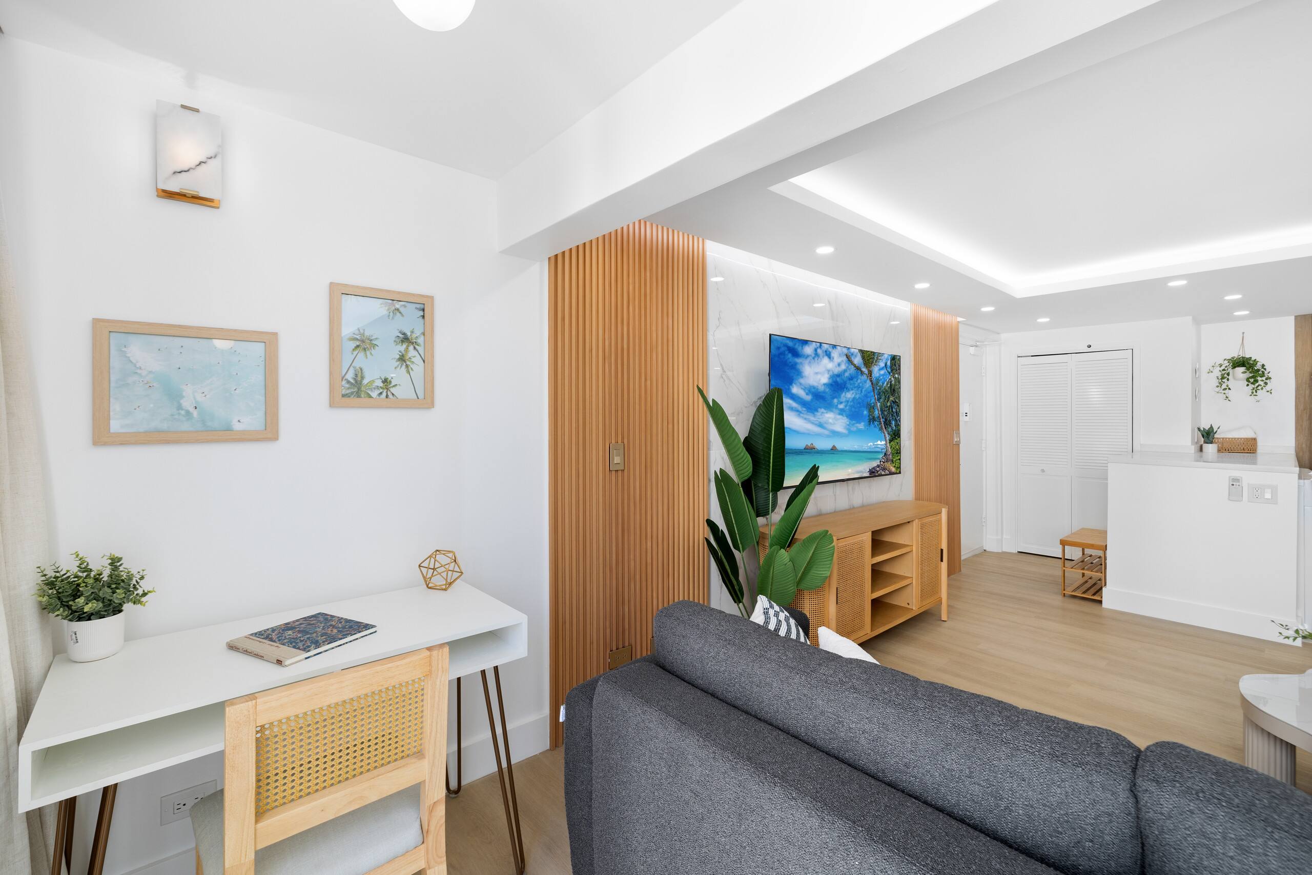 Condo in Honolulu · ★4.91 · 2 bedrooms · 5 beds · 2 private baths - Image 10