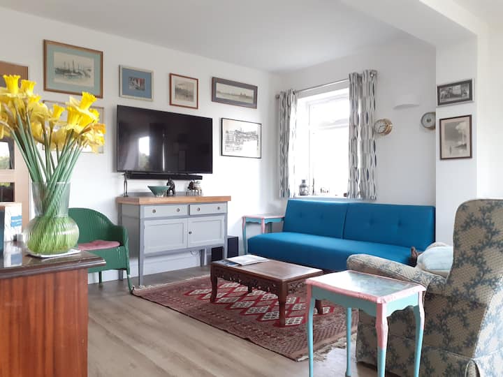 3 Bed Bungalow In Swanage Sleeps 4 Adults + 2 Kids - Dorset