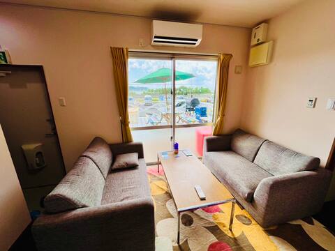The ocean is right in front of you!A single-family marine house on a popular underwater road!
