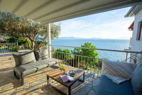 Villa LAAS  1 . Sea view. Above Razi beach.
