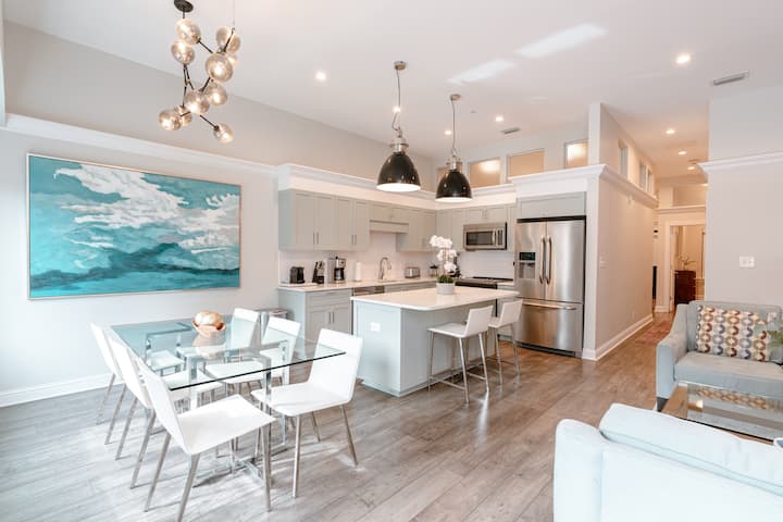 Luxury Downtown Apartment with Rooftop Terrace - Condominiums for Rent ...