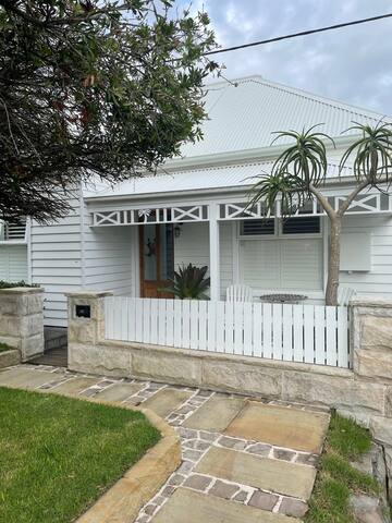 Palms of Fairlight gallery image 3