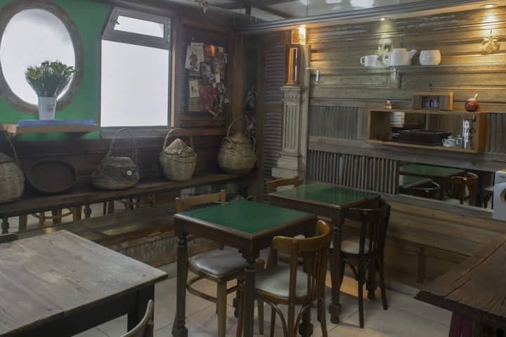 Room with private bathroom in Balvanera