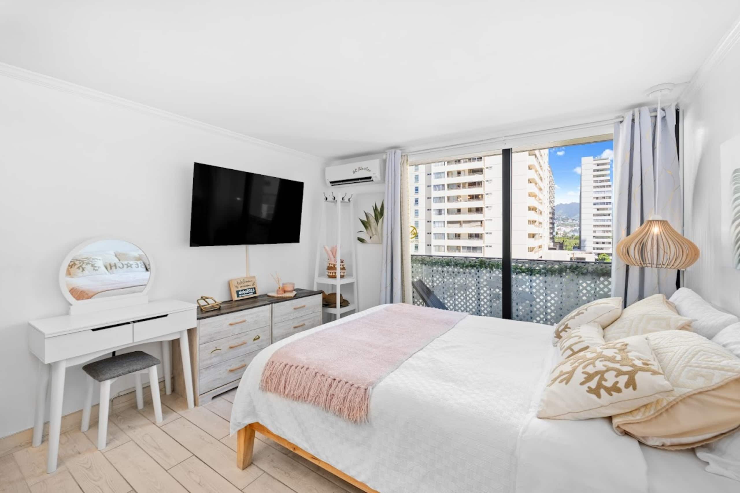 Cozy & Aesthetic Modern Studio - Image 23