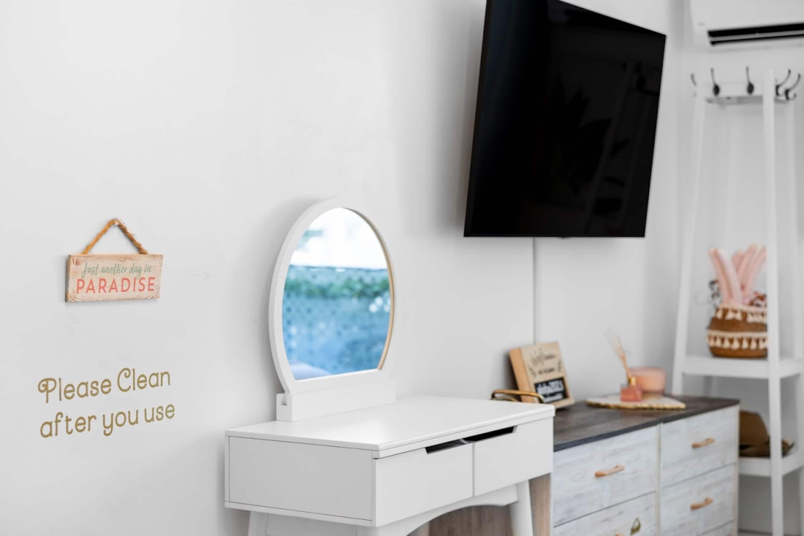 Cozy & Aesthetic Modern Studio - Image 25
