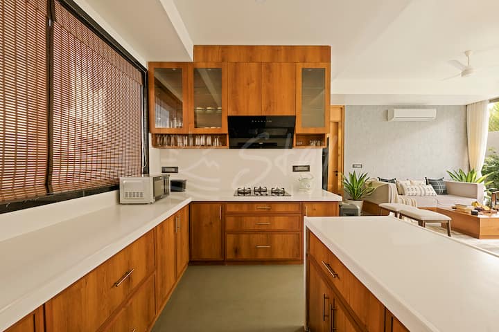 Full kitchen image 2