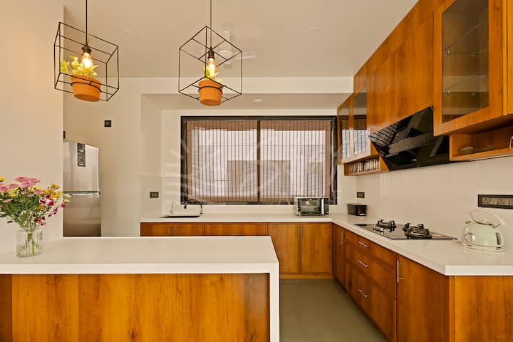 Full kitchen image 1