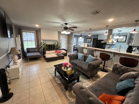 Deluxe House/fitness/ backyard