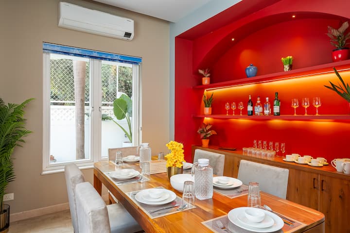Dining area image 1