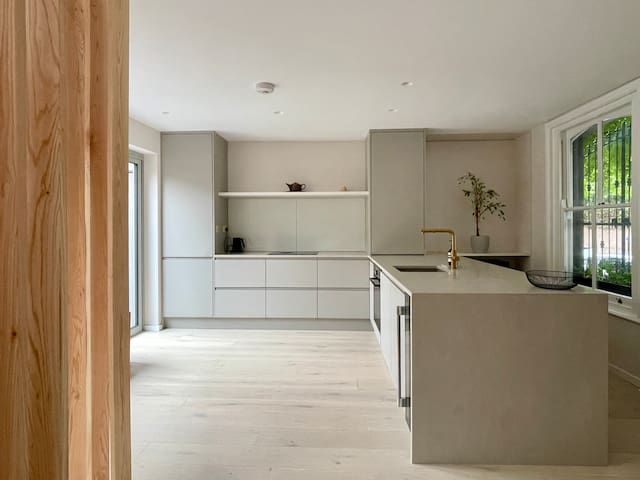 Beautiful home near VictoriaPark