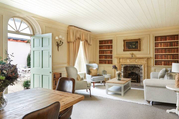 Shackleton House – Two Bedroom gallery image 2