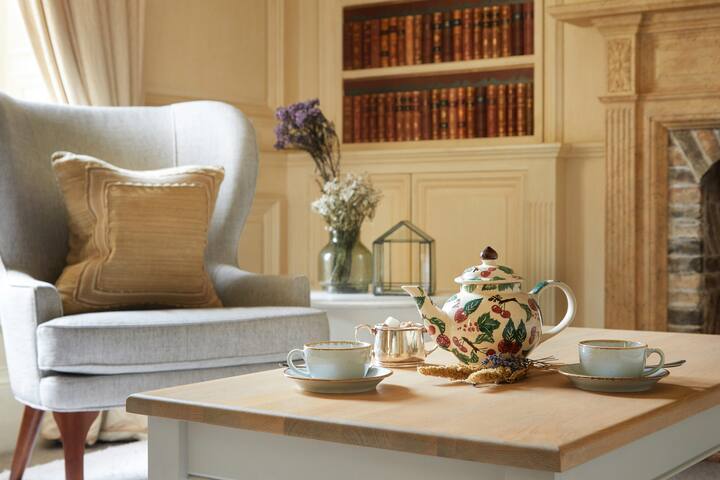 Shackleton House – Two Bedroom gallery image 3