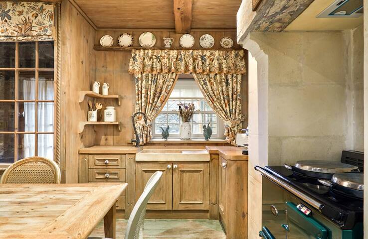 Shackleton House – Two Bedroom gallery image 4