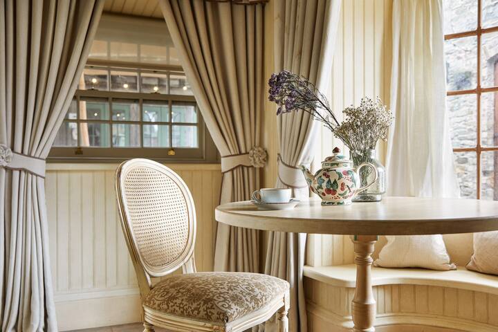 Shackleton House – Two Bedroom gallery image 5