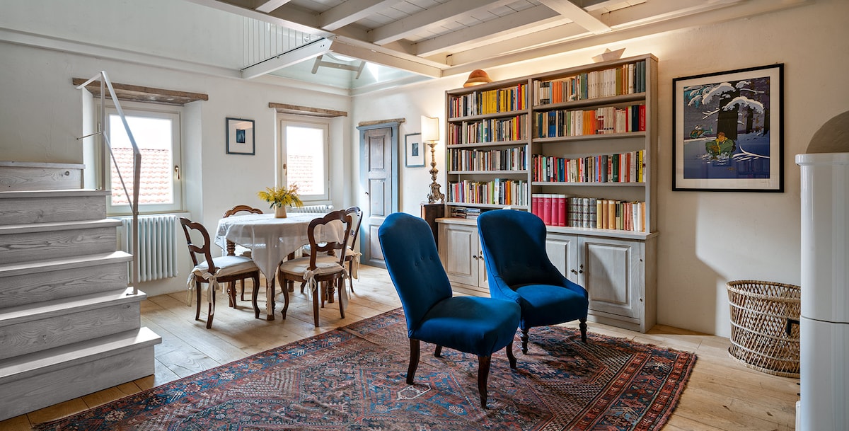 Popular Airbnb listing: Tuscan cottage, sea view and private olive garden in Camaiore