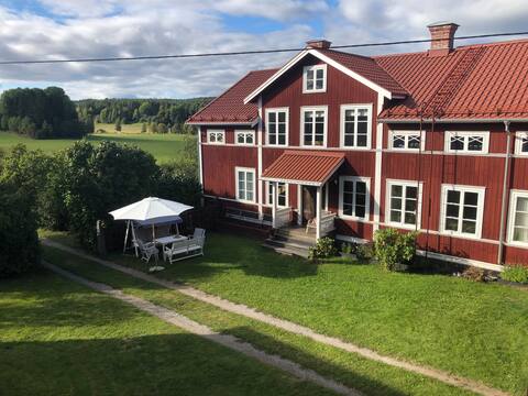 Health farm, sleeps 12 (3 double/6 single)