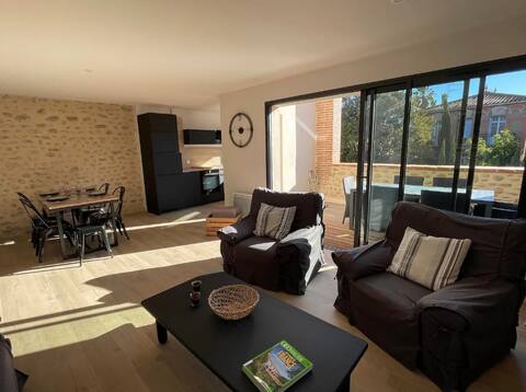 The old barn in the village of Alenya