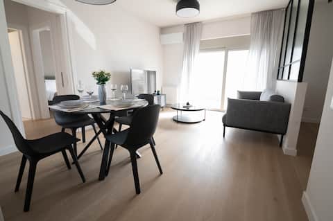 Modern 7th-floor apartment with city view -G2-