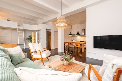 Successful Airbnb property: Quiet, Urban and Spacious Loft in Wedding