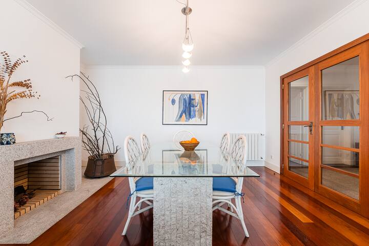 Farol View | Pool &Jacuzzi & Gym & Parking gallery image 5