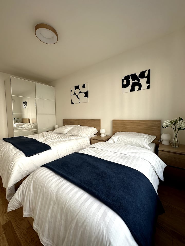 Chumba cha kulala cha 1: Kitanda cha watu wawili + Kitanda kimoja