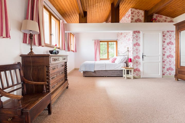 חדר שינה קומה 1 עם 1 מיטה זוגית 150x200