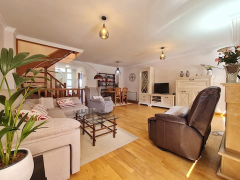 Airbnb con mejor rendimiento: Magnificent villa in Miengo. en Miengo