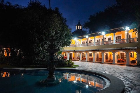 13-bedroom boutique house in Rancho Cuernavaca