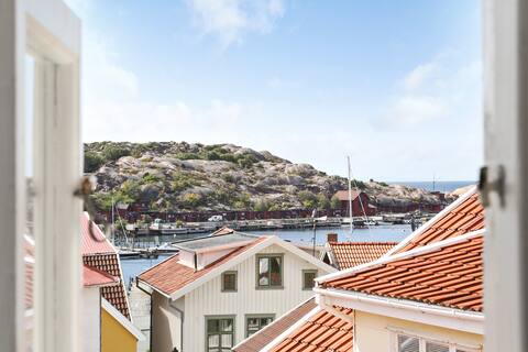 Charming property in the heart of Gamlestan with ocean views